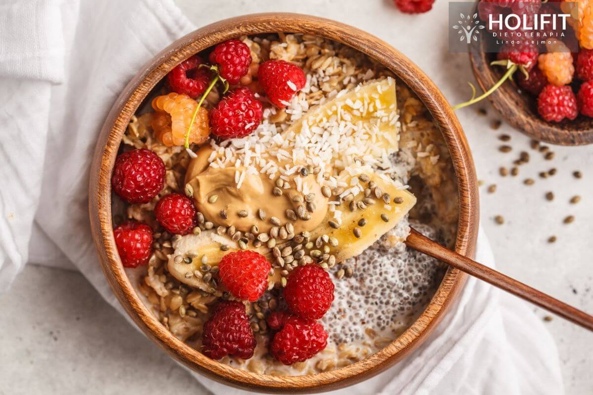 Owsianka z chia i malinami